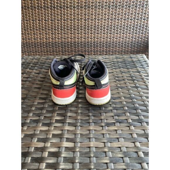 Nike Air Jordan 1 Mid sneakers, children’s size 9 - Picture 2 of 7